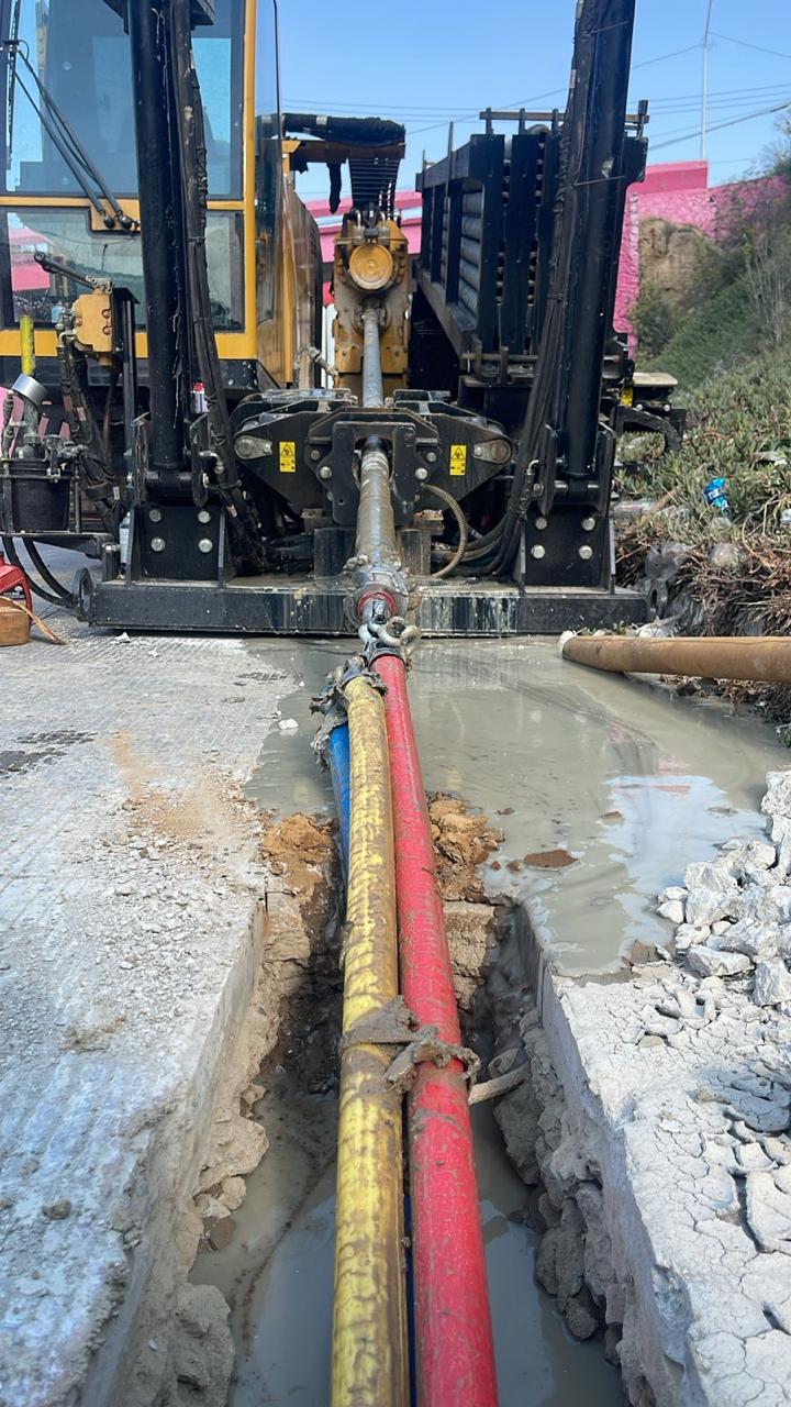 Perforadora Vermeer realizando un cruce direccional